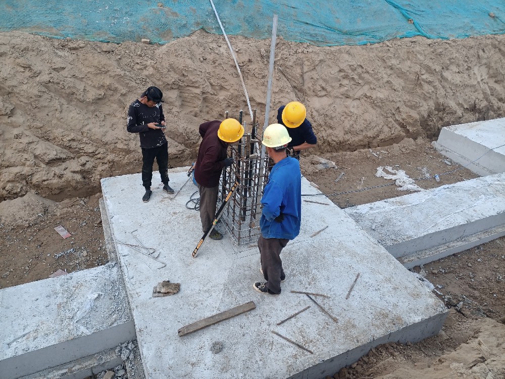 鋼結(jié)構(gòu)廠房基礎(chǔ)施工--衡水哪家鋼結(jié)構(gòu)包含安裝？---金鼎鋼構(gòu)