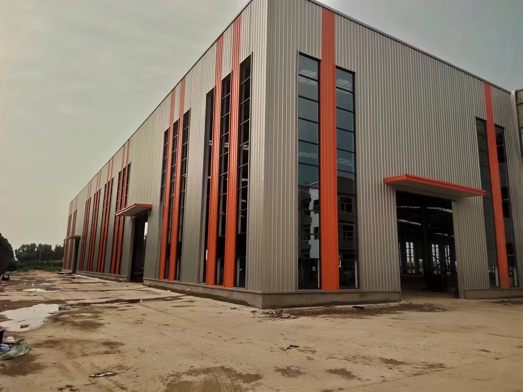 色彩鮮亮廠房 車間 河北鋼結(jié)構(gòu)廠家衡水鋼結(jié)構(gòu)廠家金鼎鋼構(gòu) 廠房鋼結(jié)構(gòu)**公司 1313180767